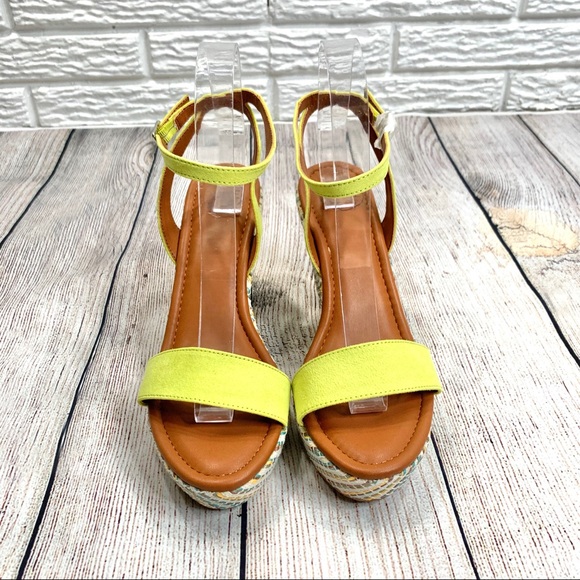 Dolce by Mojo Moxy Striped Sandal Wedges - Picture 2 of 6